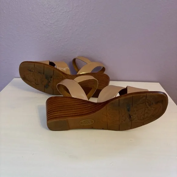 Sofft Women's Tan Wedge Sandals - Picture 6 of 7